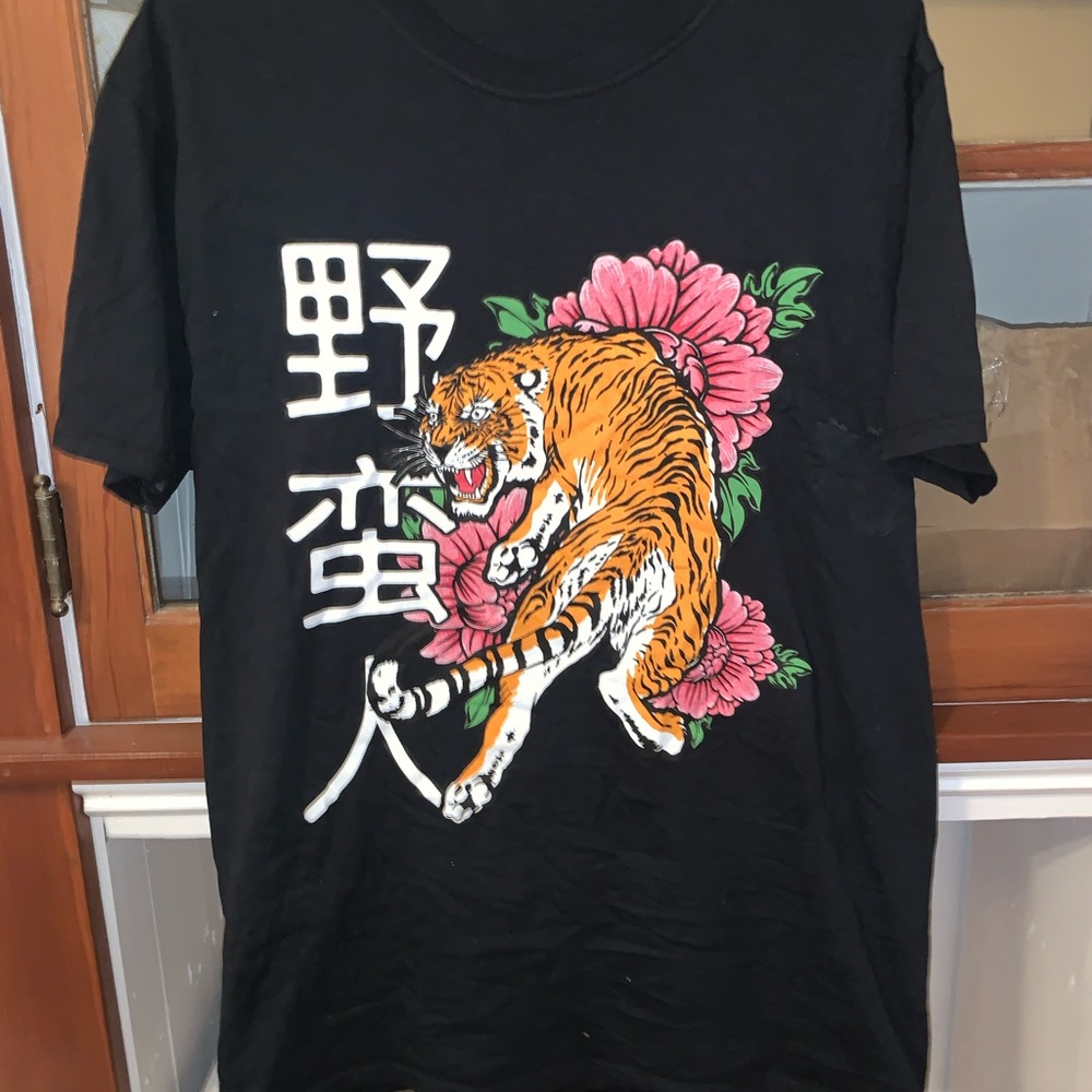 black graphic tee